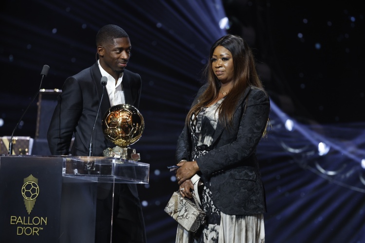 法媒:法国前总统萨科齐将一记者误认为登贝莱母亲,闹了个乌龙